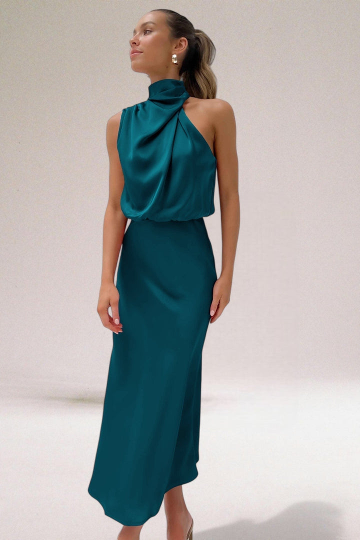 Farah  | Glamorous satin dress with harness