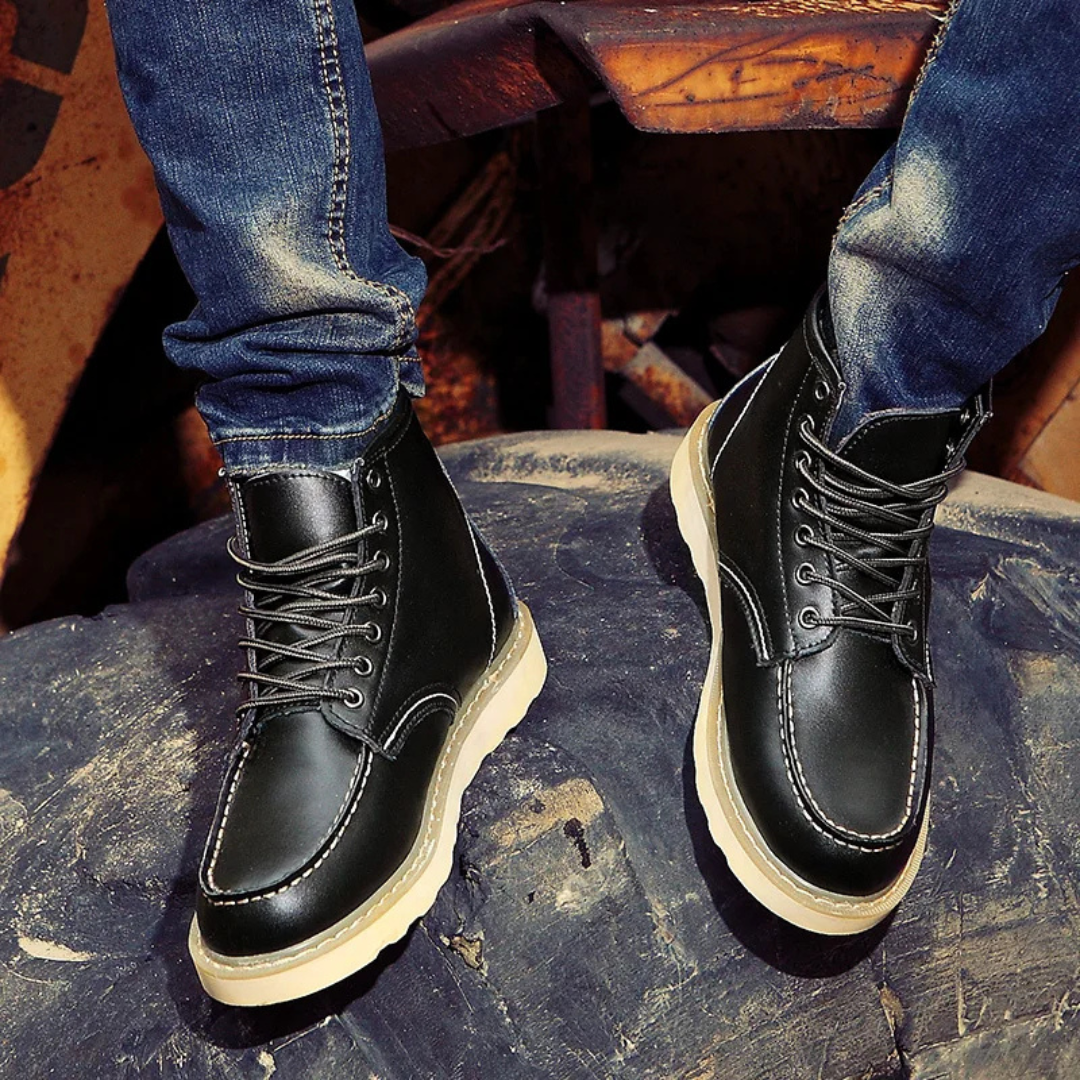 Cole™ l-Vintage Leather Boots