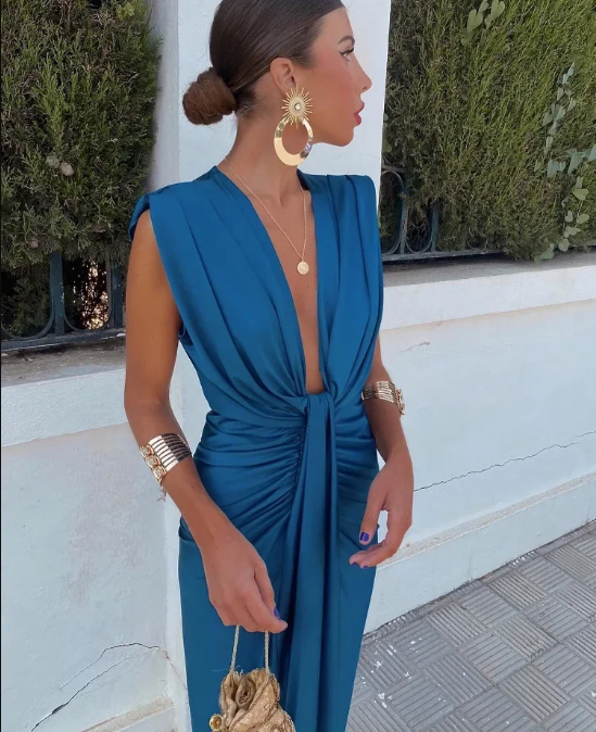 Isabella™ | Party dress with deep neckline